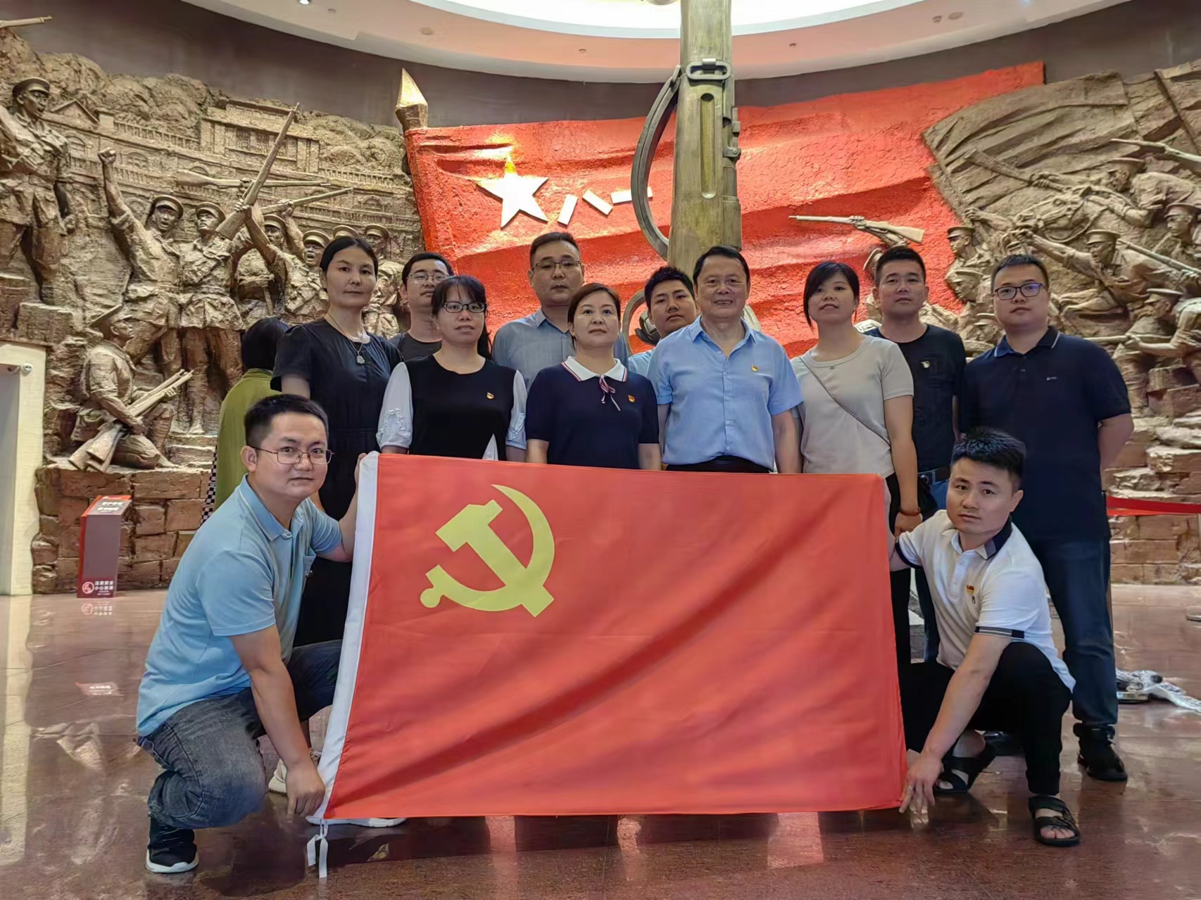 賡續(xù)紅色血脈，傳承建黨精神                                                    ——江西誠建黨支部開展“慶七一，感黨恩，跟黨走”主題黨日活動